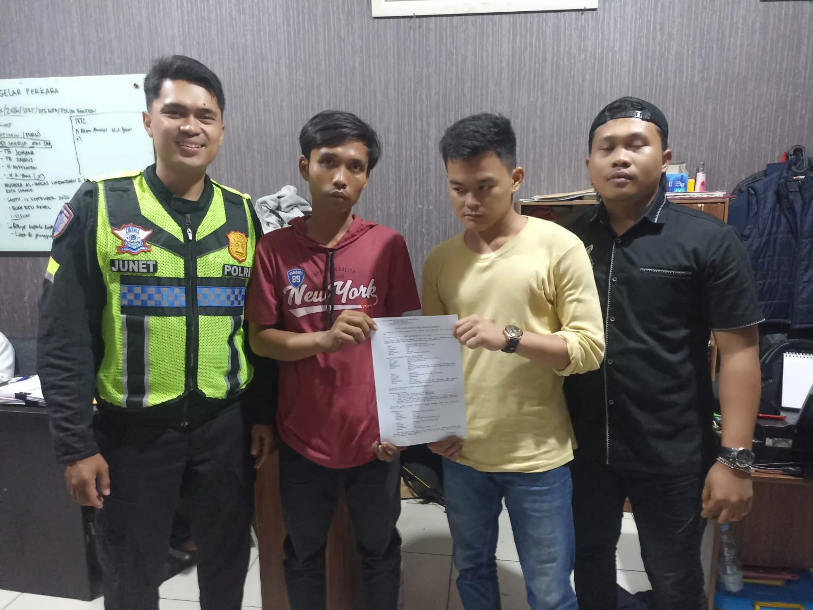 Patroli PJR Polda Banten Ringkus Dua Terduga Penusukan Calon Penumpang Bus