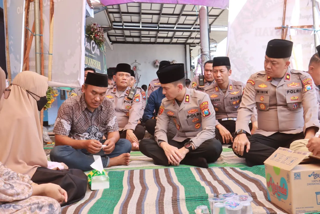Kapolres Probolinggo Kota Takziah ke Rumah Korban Karhutla Bromo, Beri Dukungan dan Semangat kepada Keluarga