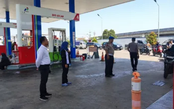 Pastikan Pasokan Aman, Personel Polres Probolinggo Kota Disiagakan di SPBU